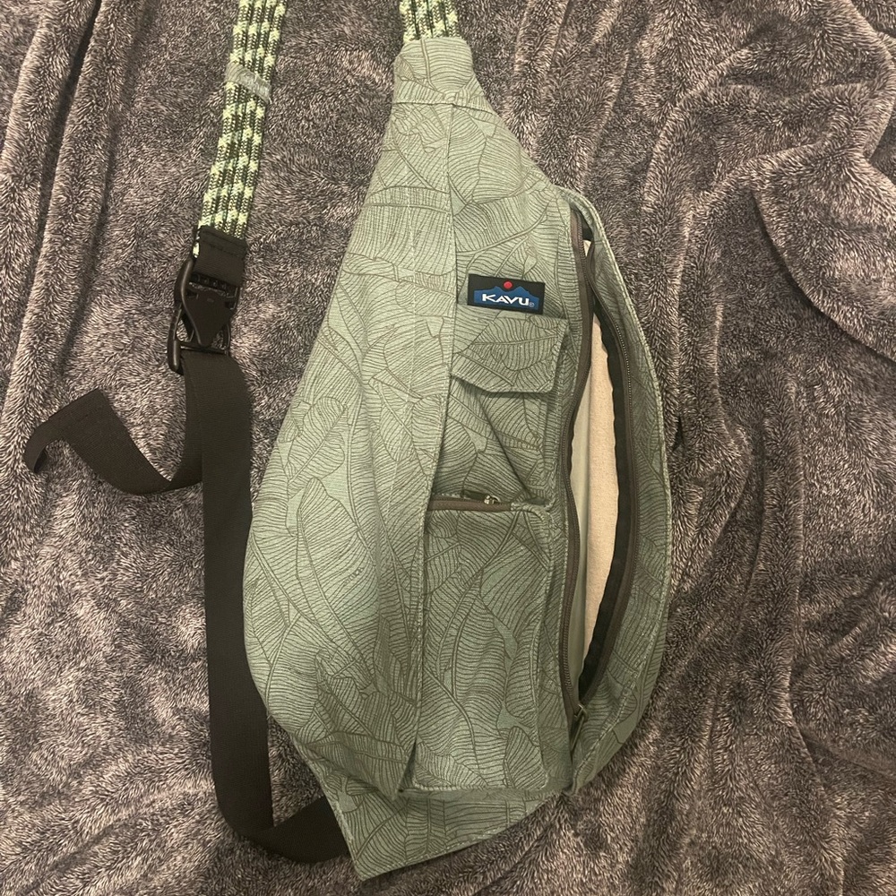 green kavu bag